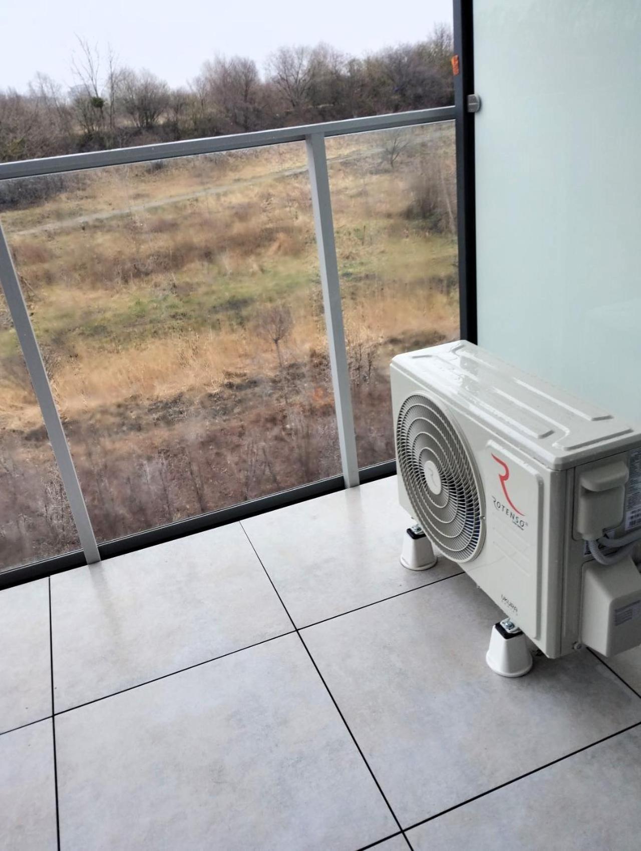 Przystan Letnica Klimatyzacja Garaz Plaza Brzezno 5min Leilighet
